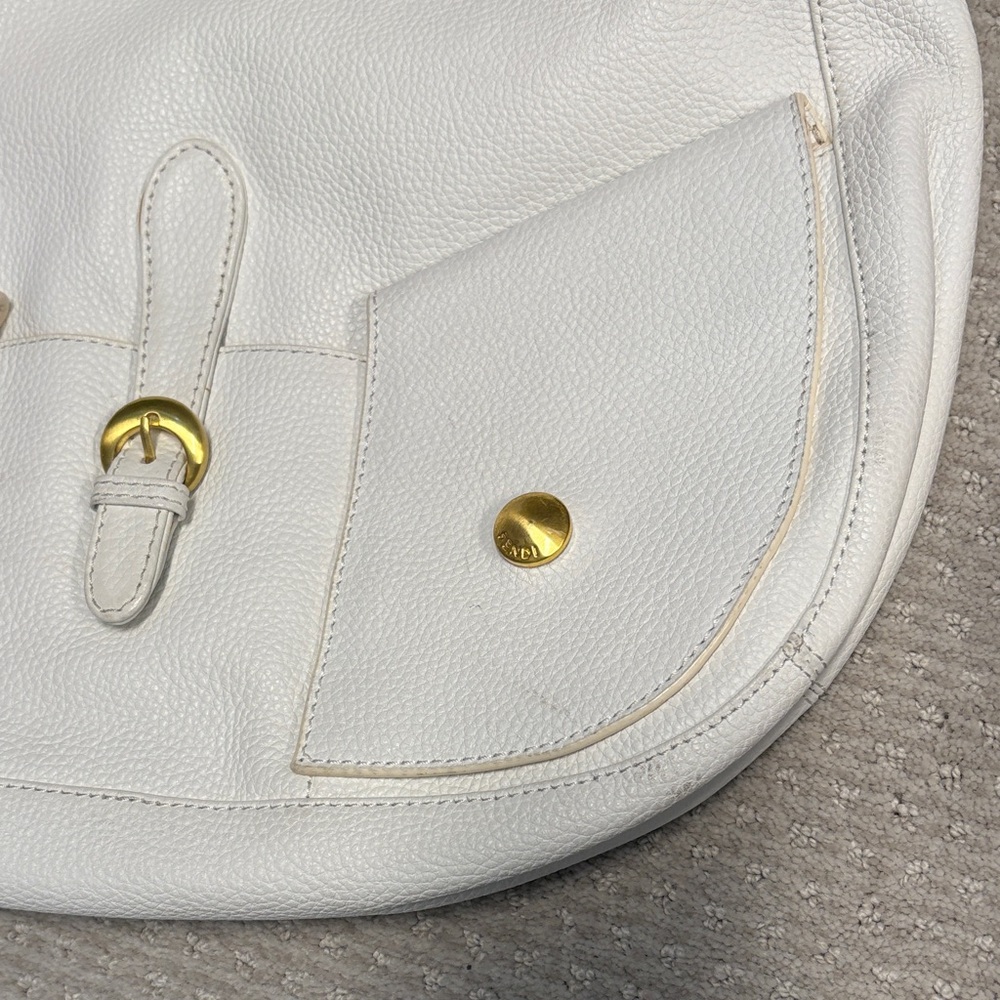 Fendi White Leather Shoulder Bag with Gold Hardware - Picture 4 of 11